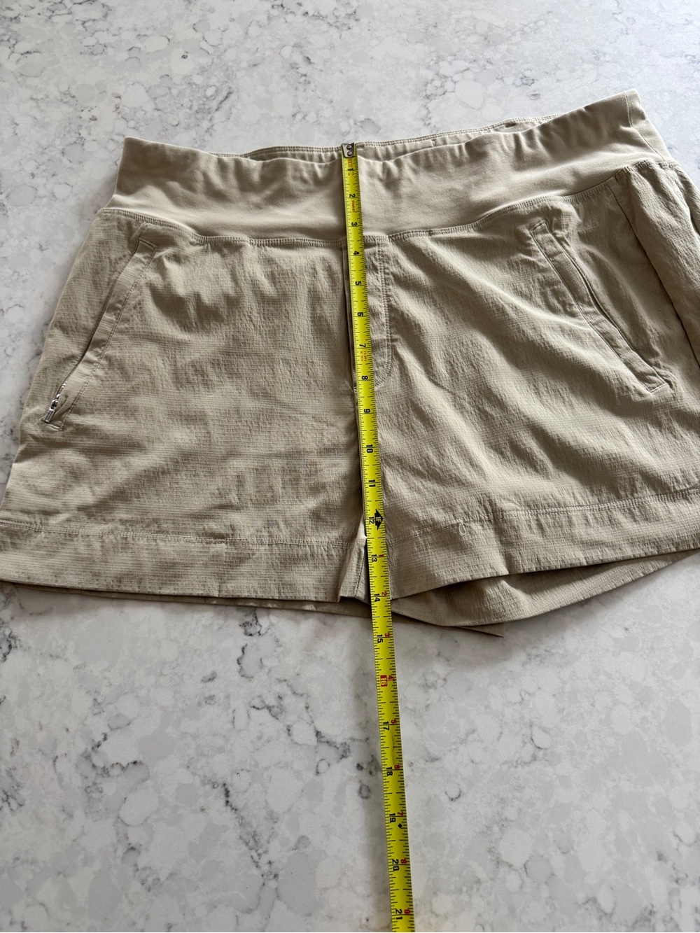 Athleta Trekkie North Shorts 14 Khaki Hiking Travel Golf Zip Pocket Outdoor - Picture 12 of 12